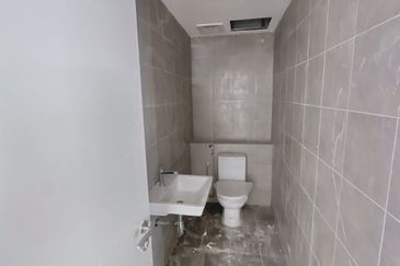 8 Premier @ i-City Finance Avenue