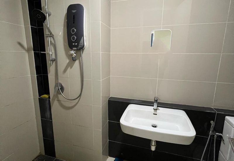 Pandora @ Tropicana Metropark