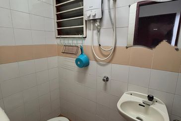 Pangsapuri Damai, Subang Bestari