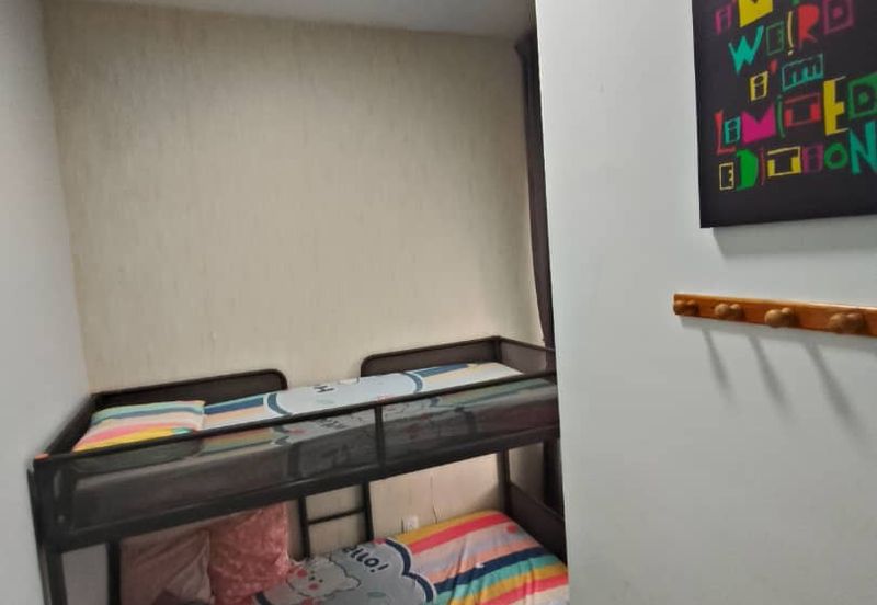 Pandora @ Tropicana Metropark