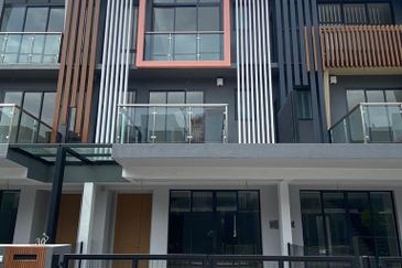 Taman Puchong Legenda