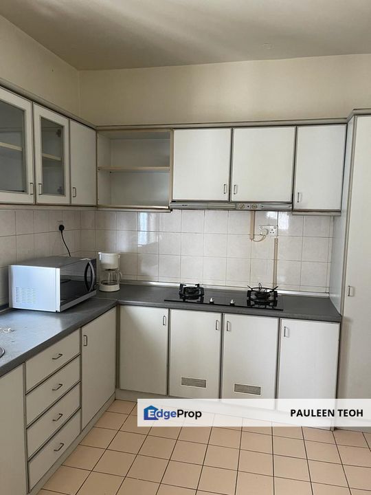 Big unit selling at below market price, next to Mont Kiara Int'l School, Kuala Lumpur, Mont Kiara