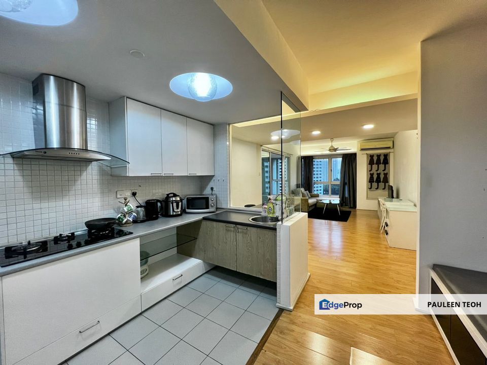 Mont Kiara's i-zen Kiara 1 2-Bedroom Unit with Pool View For Sale, Kuala Lumpur, Mont Kiara