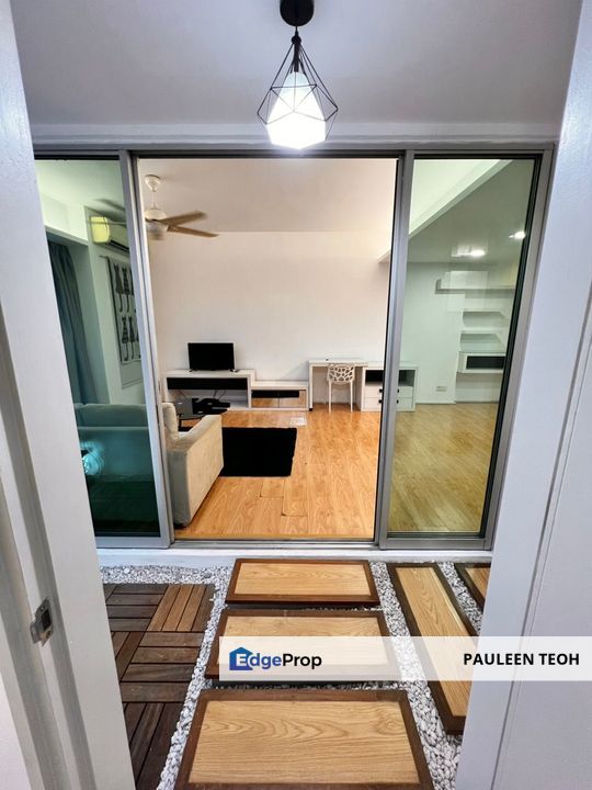 Mont Kiara's i-zen Kiara 1 2-Bedroom Unit with Pool View For Sale, Kuala Lumpur, Mont Kiara