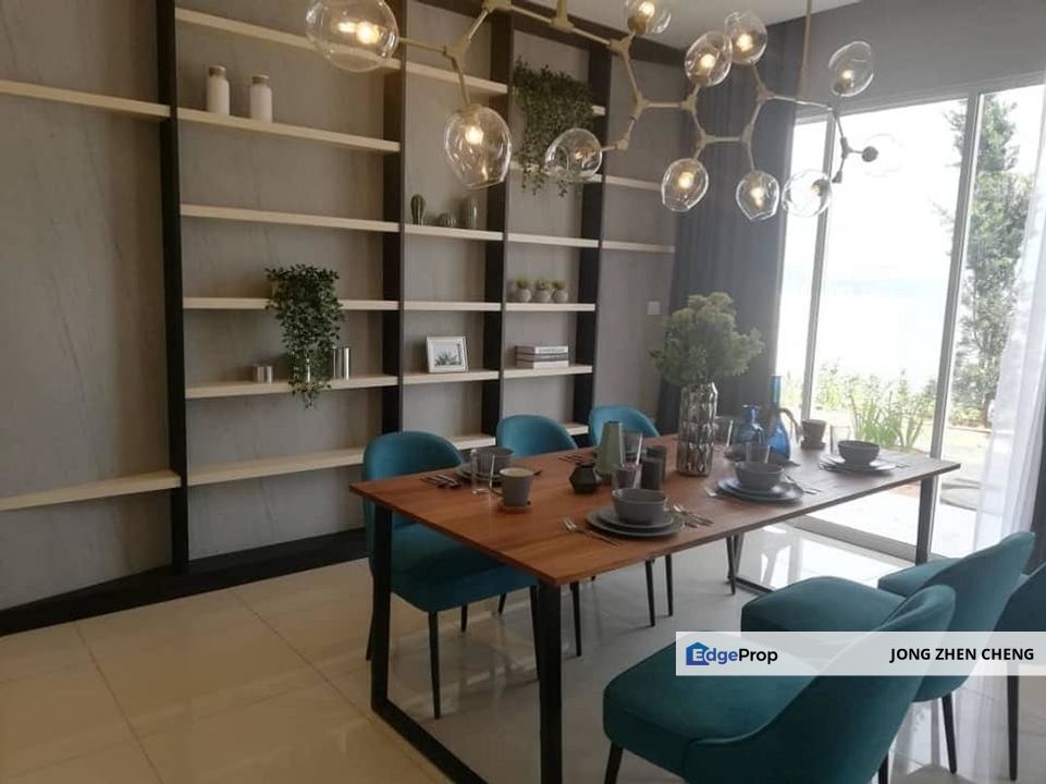 20 Mins To Equine Bungalow Size 22x85 3600sqft New Township 6R6B 3, Selangor, Seri Kembangan