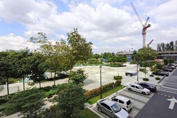 Gravit8 @ Klang South