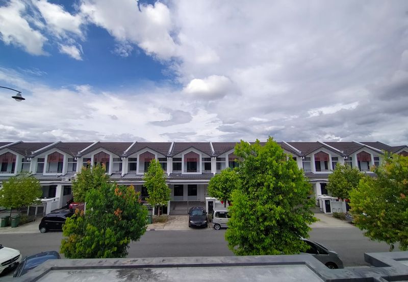 Cradleton @ Eco Majestic