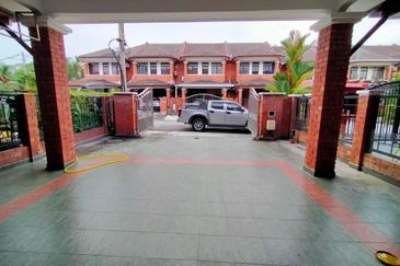 SL 2, Bandar Sungai Long