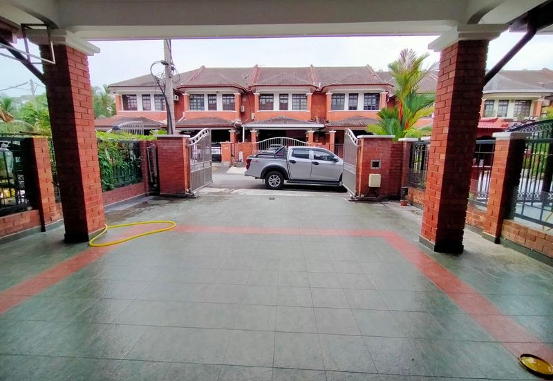 SL 2, Bandar Sungai Long