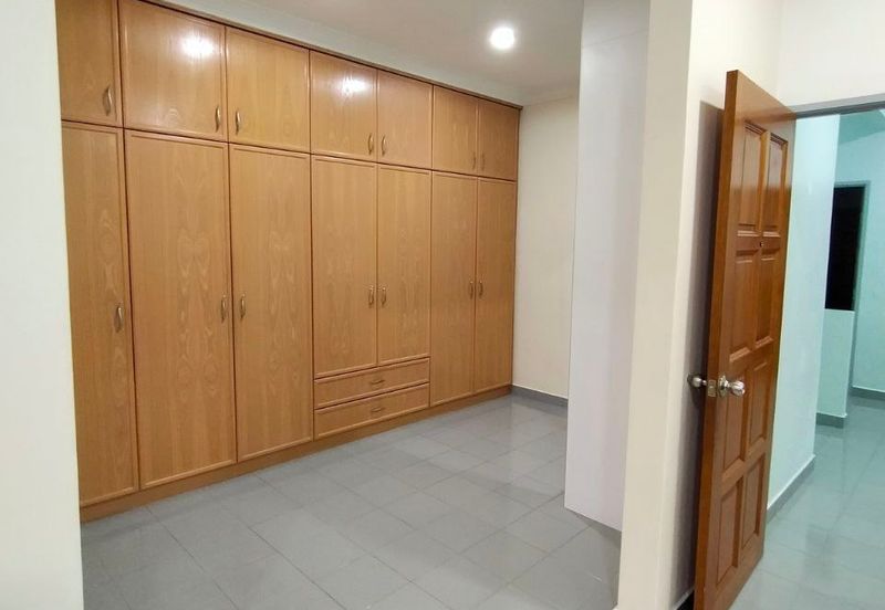 SL 2, Bandar Sungai Long