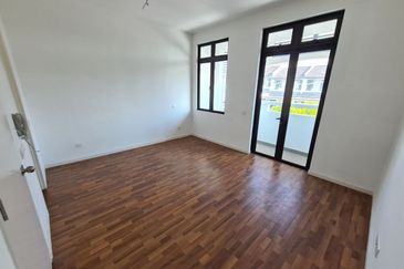 Cradleton @ Eco Majestic