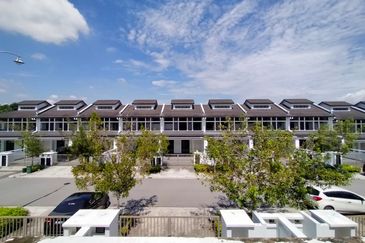 Cradleton @ Eco Majestic