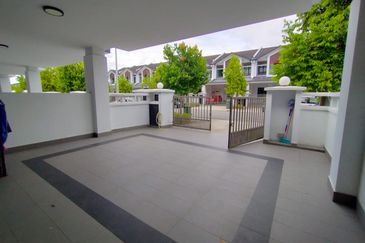 Cradleton @ Eco Majestic