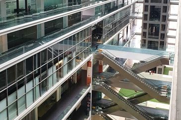 SKY PARK ONE CITY OFFICE LEVEL 6 FOR RENT