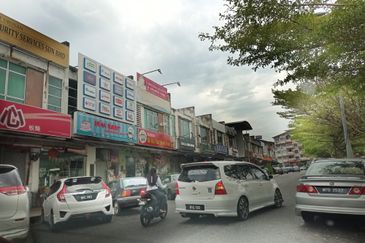Bandar Tun Hussein Onn