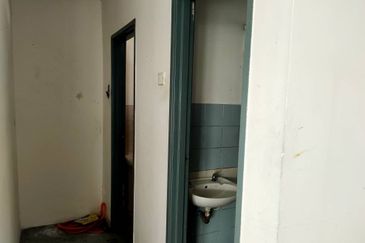 1st & 2nd Floor CORNER shop-office @ Bandar Damai Perdana, Cheras for RENT 