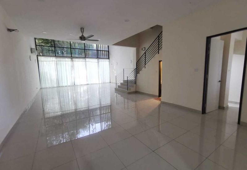 Taman Nusaputra Timur