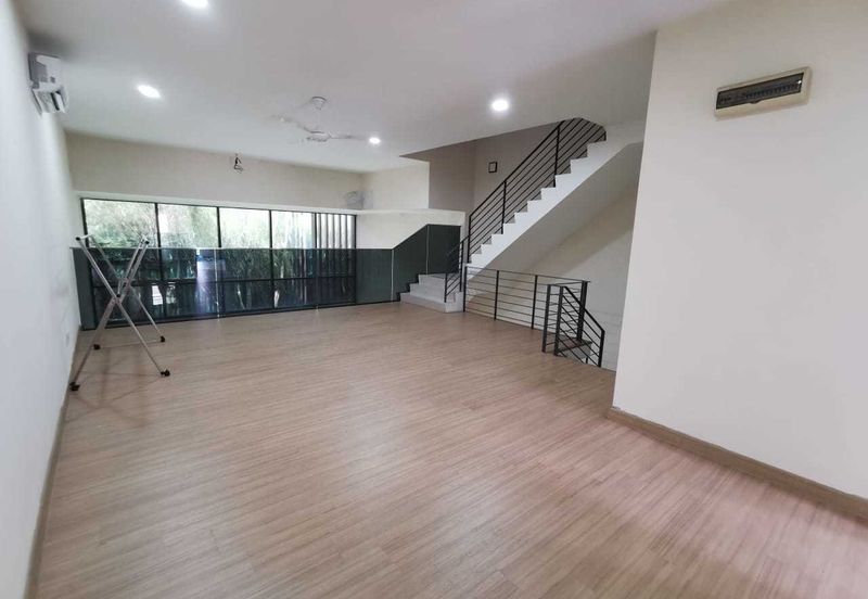 Taman Nusaputra Timur