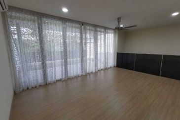 Taman Nusaputra Timur