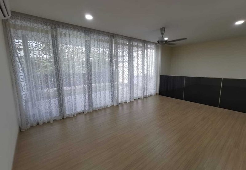 Taman Nusaputra Timur