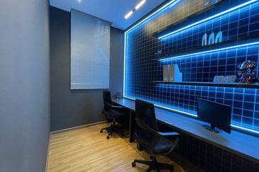 1 min to LRT Pusat Bandar Puchong Station! 