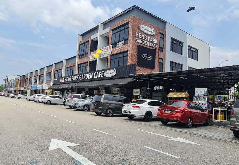 Pusat Komersial Suria (68 Avenue)