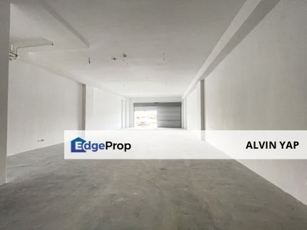 BEST DEAL facing MAIN ROAD , high traffic area  many unit on hand Cheras Trader, Selangor, Cheras
