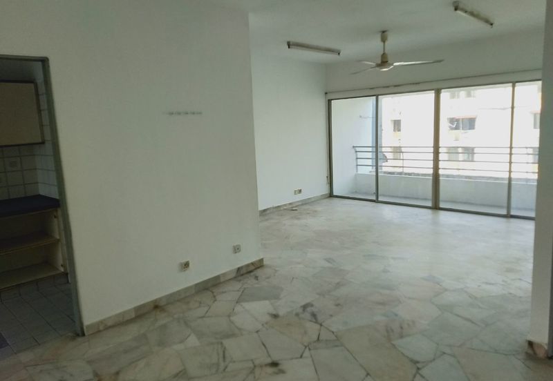 BEST LOCATION! Block C Desa Pandan, K. Lumpur for Sale!