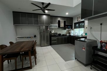 HOT DEAL! Semi Detached House at Taman Desa Salak Pekerti, Salak Tinggi, Sepang for SALE!