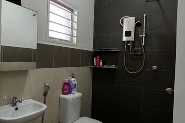 HOT DEAL! Semi Detached House at Taman Desa Salak Pekerti, Salak Tinggi, Sepang for SALE!