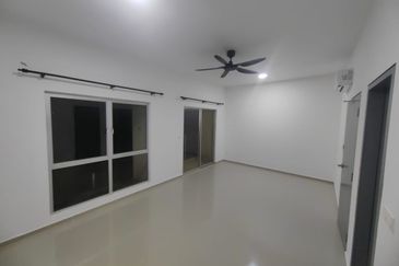 Double Storey Link House, Lake Villa Casawood Cybersouth, Dengkil for Rent!