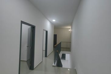 Double Storey Link House, Lake Villa Casawood Cybersouth, Dengkil for Rent!