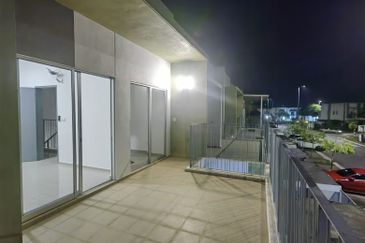 Double Storey Link House, Lake Villa Casawood Cybersouth, Dengkil for Rent!