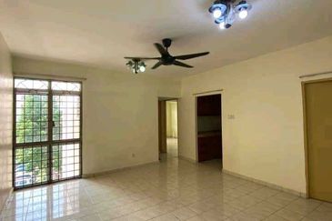 HOT DEAL! Very Well Maintained! Mawar Apartment Taman Sutera Kajang for Sale!