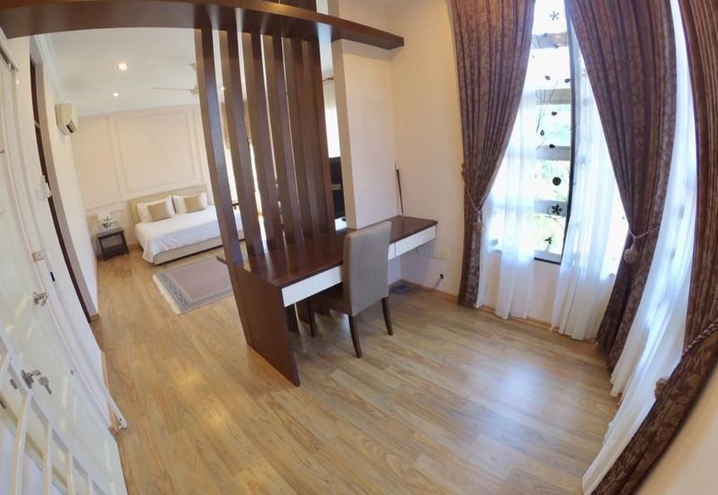 BEST DEAL! Bungalow Double Storey for Sale at Sg Buloh! Freehold!