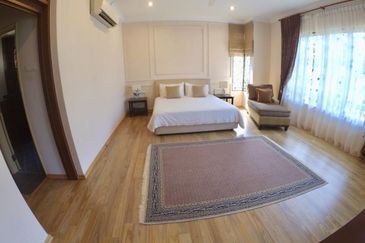 BEST DEAL! Bungalow Double Storey for Sale at Sg Buloh! Freehold!