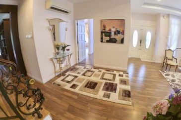 BEST DEAL! Bungalow Double Storey for Sale at Sg Buloh! Freehold!