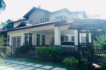 BEST DEAL! Bungalow Double Storey for Sale at Sg Buloh! Freehold!