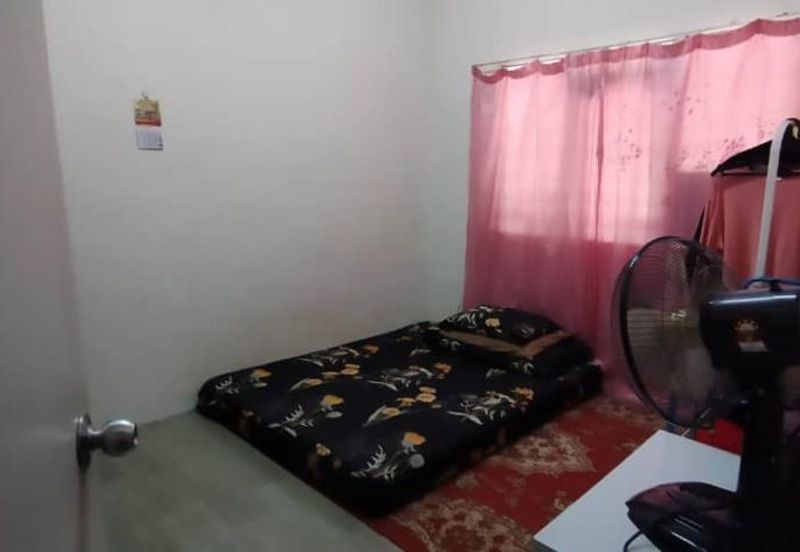 Rumah Teres Setingkat di Taman Medan Bali Emas Tronoh Perak Untuk DiJual!