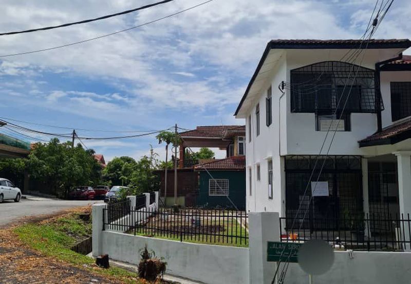 Corner lot! Double Storey Terrace House Taman Seroja, Bandar Baru Salak Tinggi, Sepang for Rent!