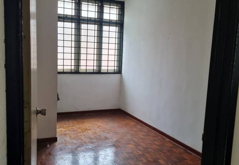 Corner lot! 2 Storey Terrace House at Taman Seroja, Bandar Baru Salak Tinggi, Sepang for Sale!