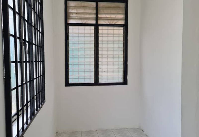 Corner lot! 2 Storey Terrace House at Taman Seroja, Bandar Baru Salak Tinggi, Sepang for Sale!