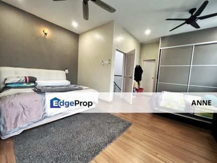 [ NICE UNIT ] 2 Storey D'Kayangan Sek 13 Shah Alam~Non Bumi, Selangor, Shah Alam