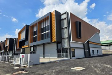 2 Storey End Lot Terraced Factory Esteem Business Park @ Meru, Klang