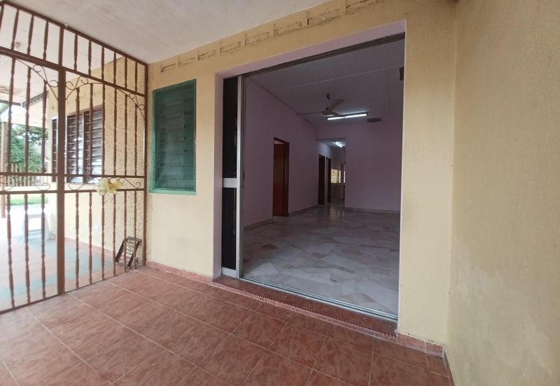 Jalan Sungai Batu 49