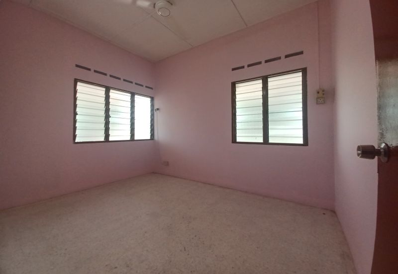 Jalan Sungai Batu 49