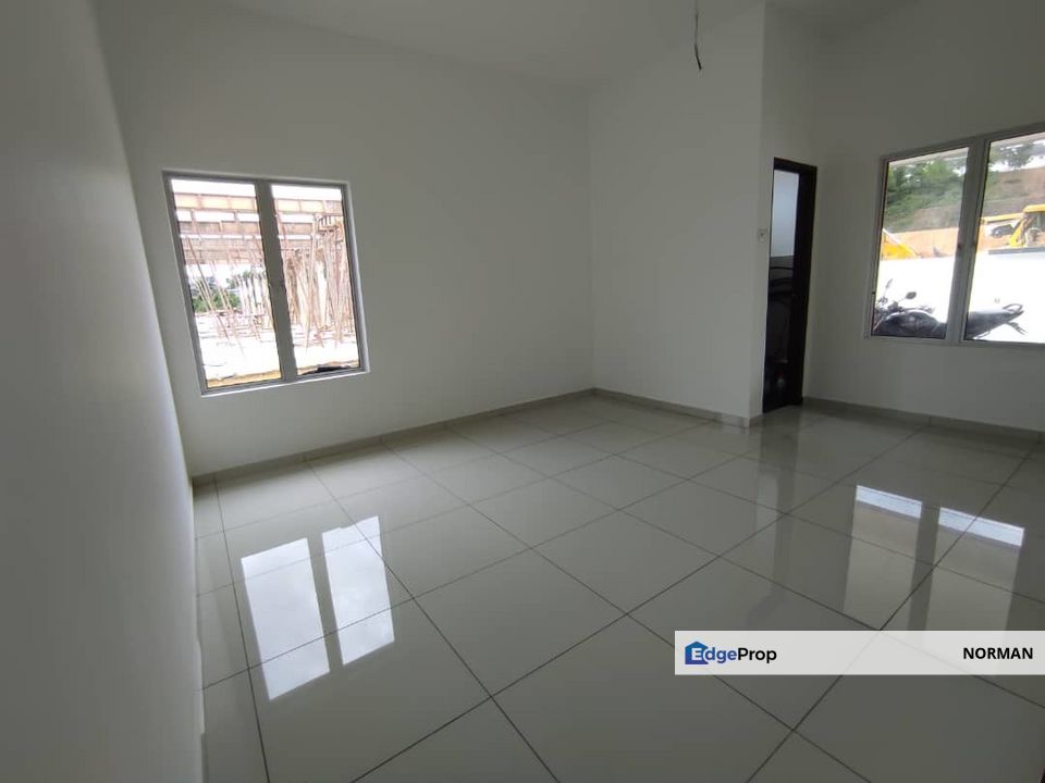 Rumah Berkembar Setingkat 40x90 [RM500K!], Negeri Sembilan, Senawang