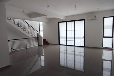 3 Storey Villa @ Twentyfive.7 Gamuda