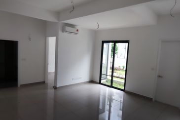 3 Storey Villa @ Twentyfive.7 Gamuda