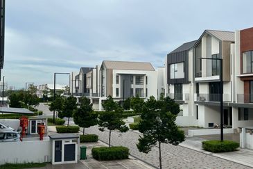 3 Storey Villa @ Telok Panglima Garang